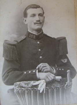 Photographie de mon ancêtre en uniforme militaire